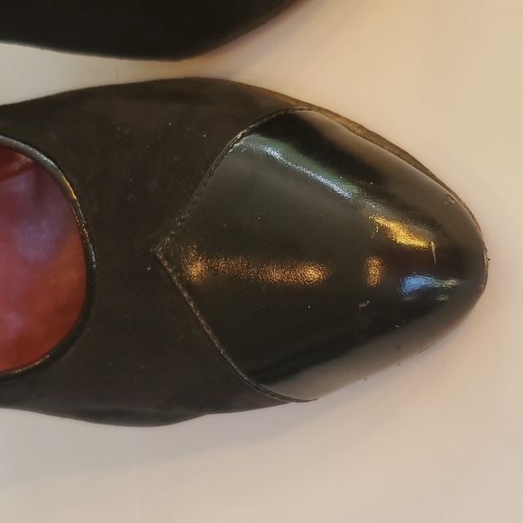 Vintage Yves Saint Laurent Designer Black Suede / Patent Cap Toe Pumps - Size 8N - Picture 5 of 16
